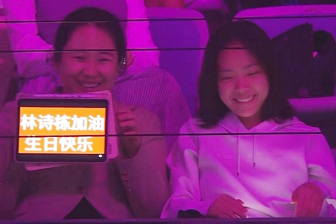 2025新澳门正版免费挂牌灯牌,探索新澳门，正版挂牌灯牌的未来展望（2025版）