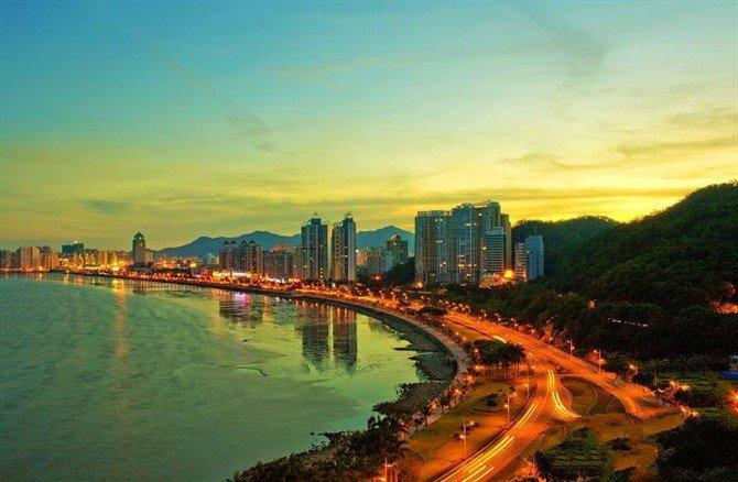 新澳门四肖期期准免费公开的特色,定性释义与解释落实,新澳门四肖期期准免费公开的特色，深度解析与实际应用