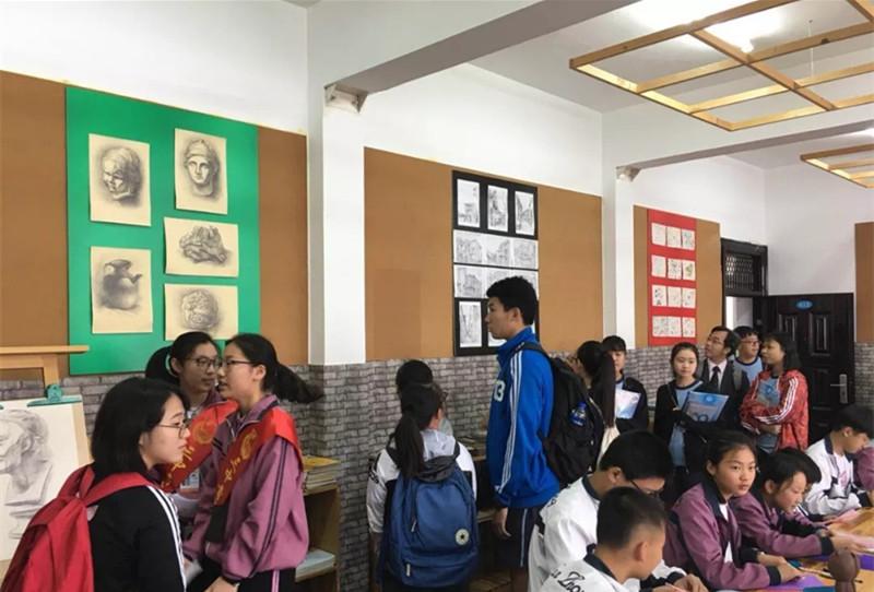 新澳门三中三必中一组,深度解答解释落实_6h35.67.67,新澳门三中三必中一组的深度解读与解析